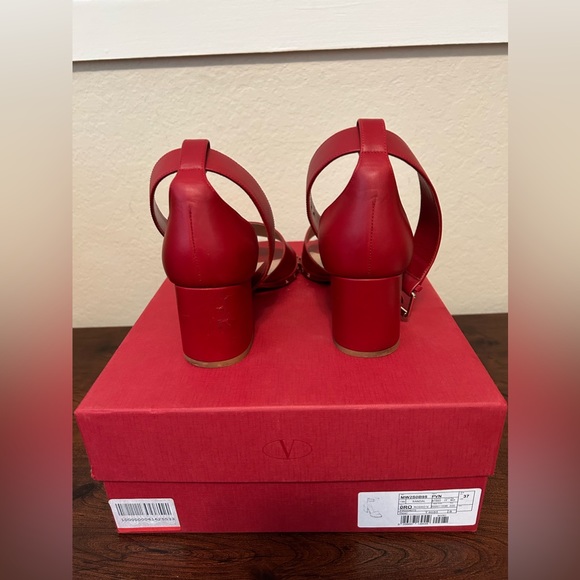 Valentino Garavani Sandals - Picture 5 of 8